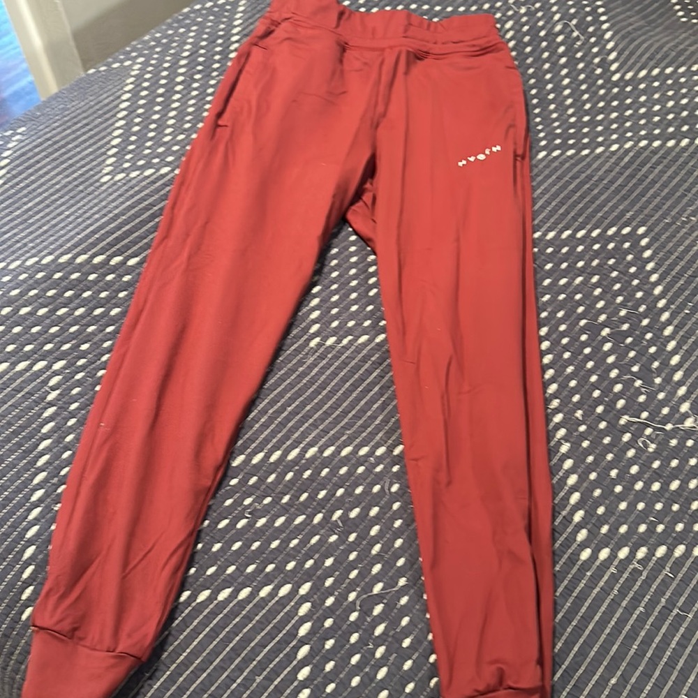 Comfy jogger pants by NVGTN